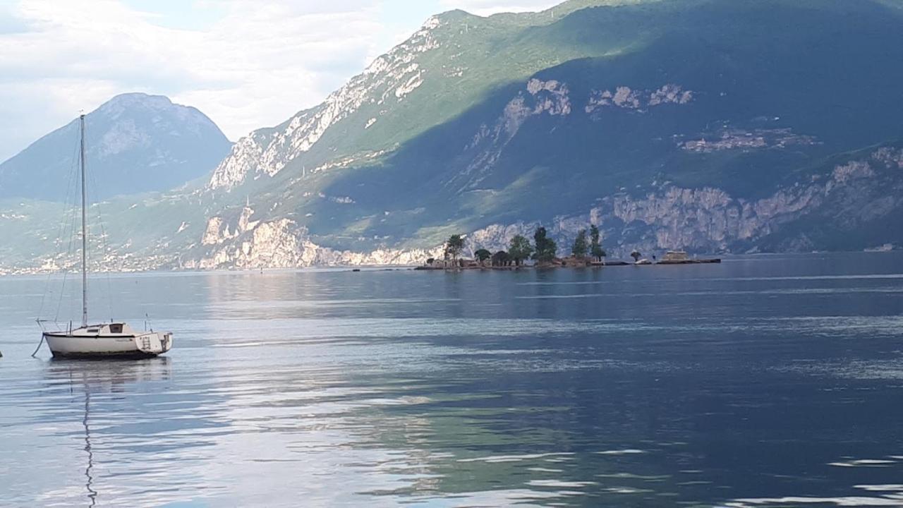 Appartamenti Casa Nina, Lago,Montagne, Uliveti Brenzone sul Garda Luaran gambar