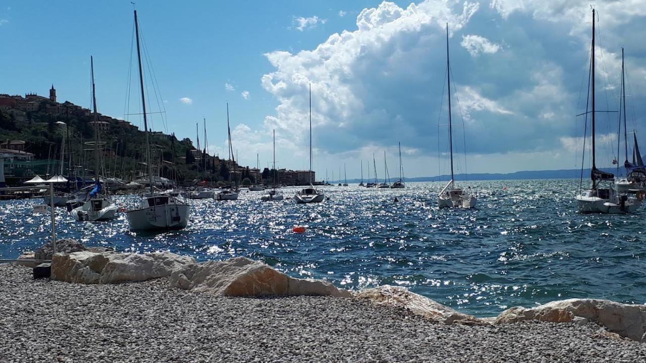 Appartamenti Casa Nina, Lago,Montagne, Uliveti Brenzone sul Garda Luaran gambar