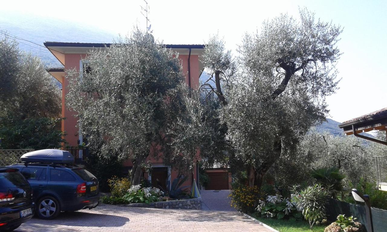 Appartamenti Casa Nina, Lago,Montagne, Uliveti Brenzone sul Garda Luaran gambar