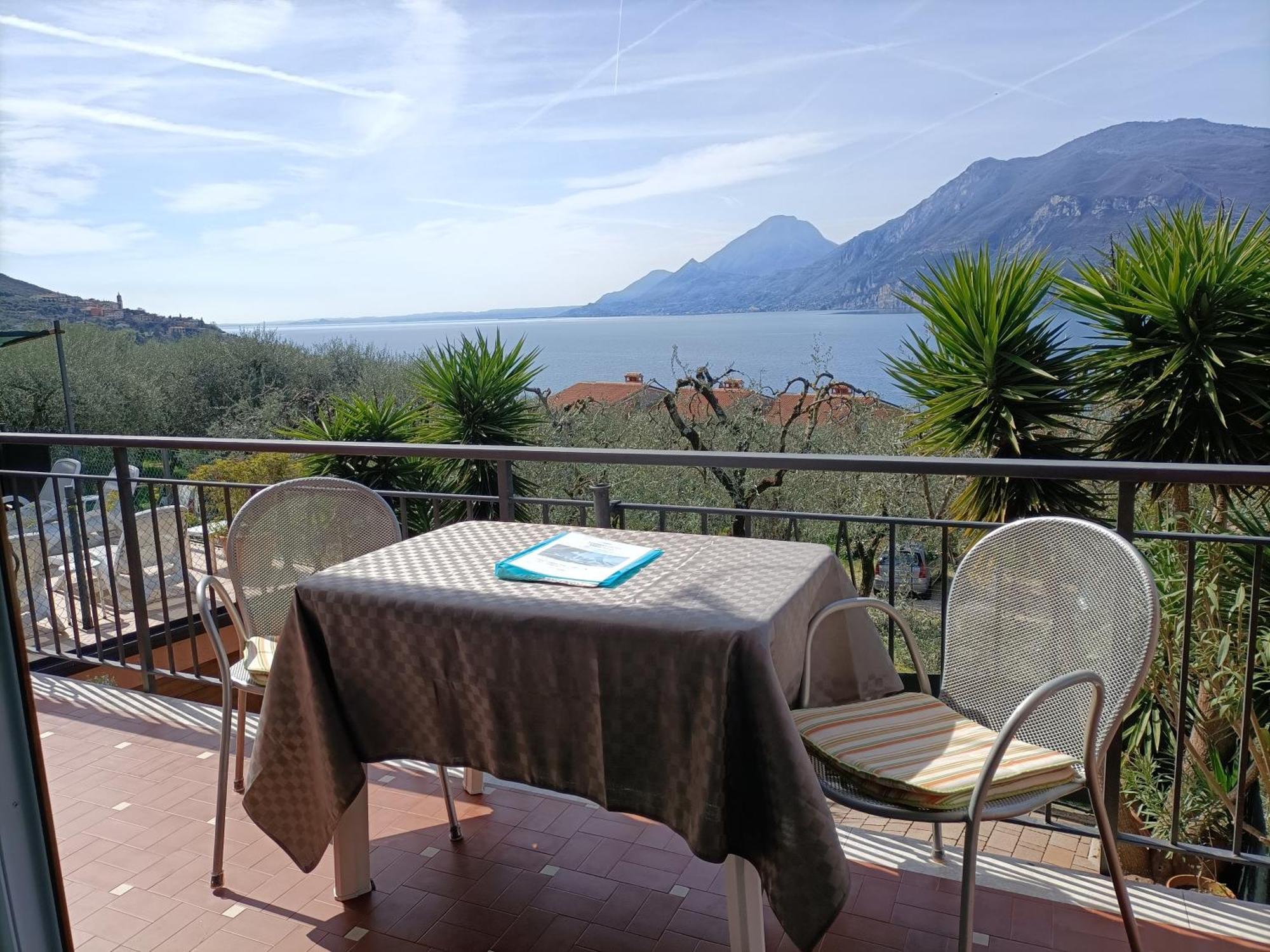 Appartamenti Casa Nina, Lago,Montagne, Uliveti Brenzone sul Garda Luaran gambar