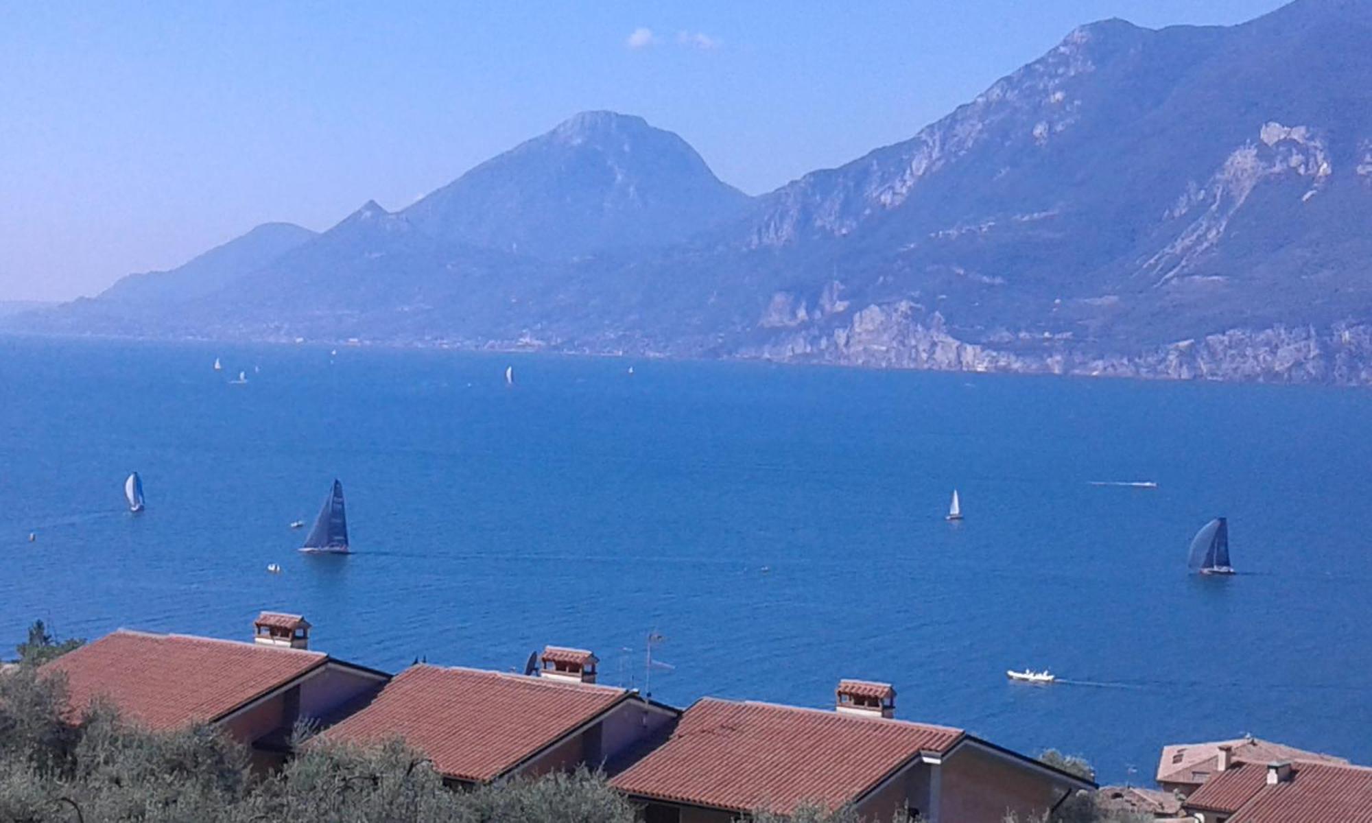 Appartamenti Casa Nina, Lago,Montagne, Uliveti Brenzone sul Garda Luaran gambar