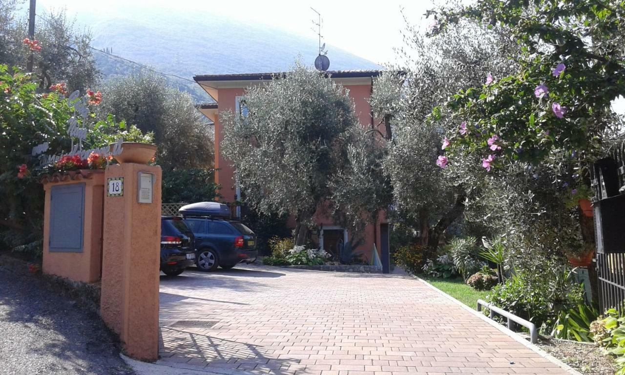 Appartamenti Casa Nina, Lago,Montagne, Uliveti Brenzone sul Garda Luaran gambar